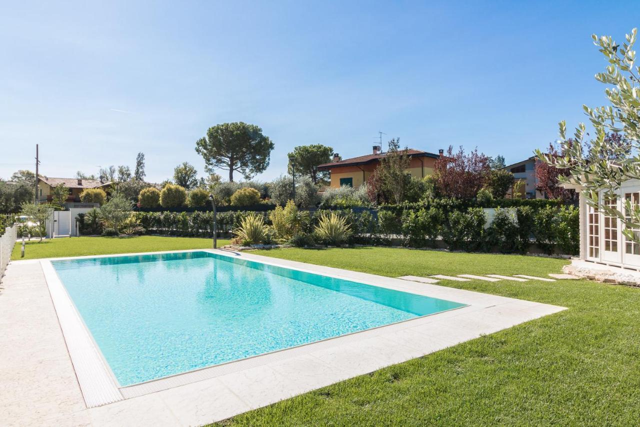 Villa Meri Manerba del Garda Buitenkant foto